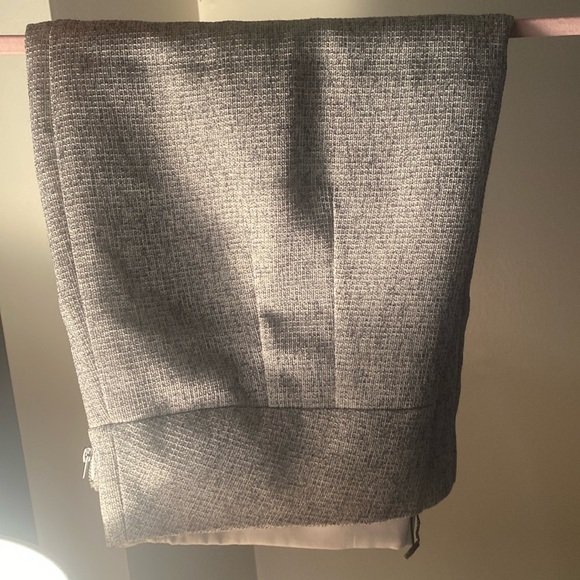 ❗️SOLD❗️High Waisted Textured Zip Side Pencil Skirt - Picture 2 of 3